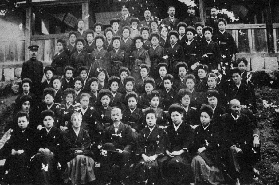 岩国高等女学校卒業写真